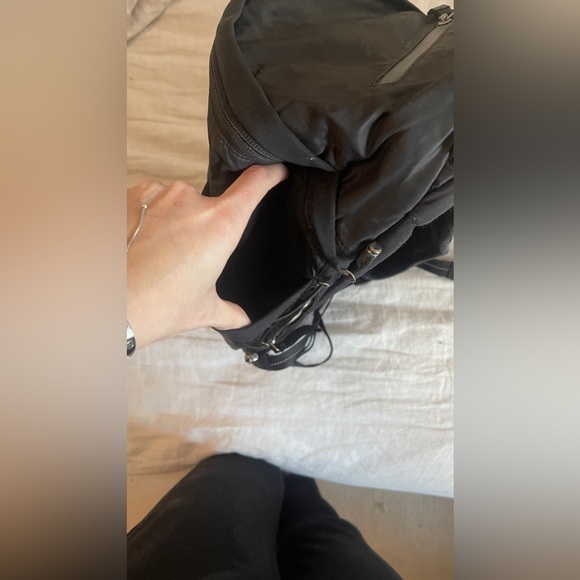 Black Lululemon running Backpack with section for camelbak hydration backpack - Picture 7 of 7
